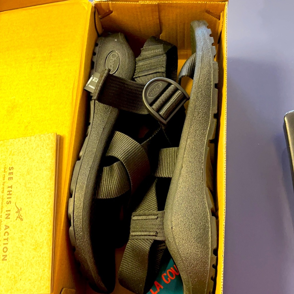 New in Box Chaco Mega Z Cloud Sandals size 8